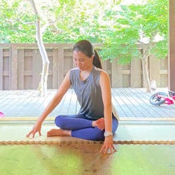 その下半身の悩みは骨盤の歪み?軽い歪みを整えるセルフ調整ストレッチ