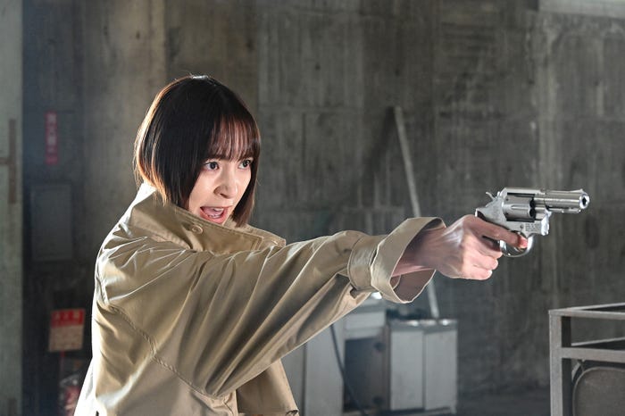 篠田麻里子「潜入兄妹 特殊詐欺特命捜査官」最終話(C)日本テレビ