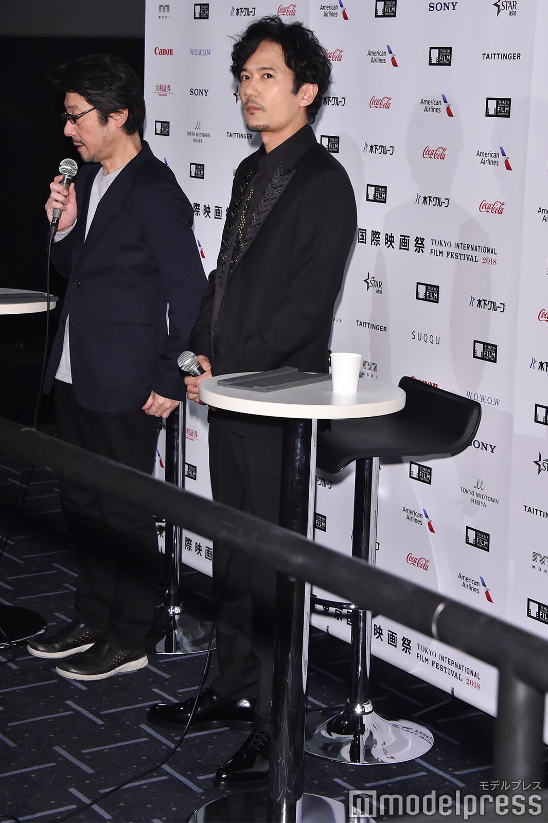 全身ブラックでクールに／稲垣吾郎（C）モデルプレス