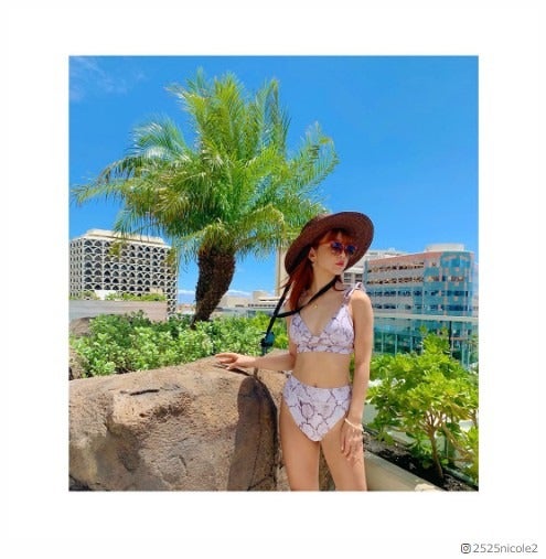 藤田ニコル、色っぽビキニショットにくぎ付け「腹筋キレイ」「脚長すぎ」と羨望の声