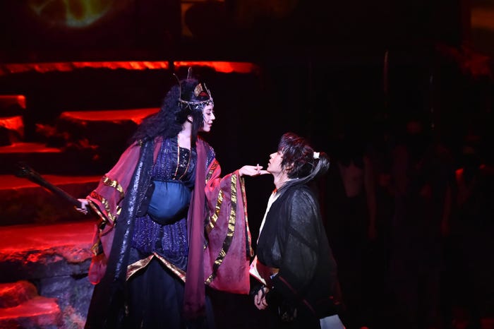 比嘉愛未、山崎賢人/撮影:阿部章仁