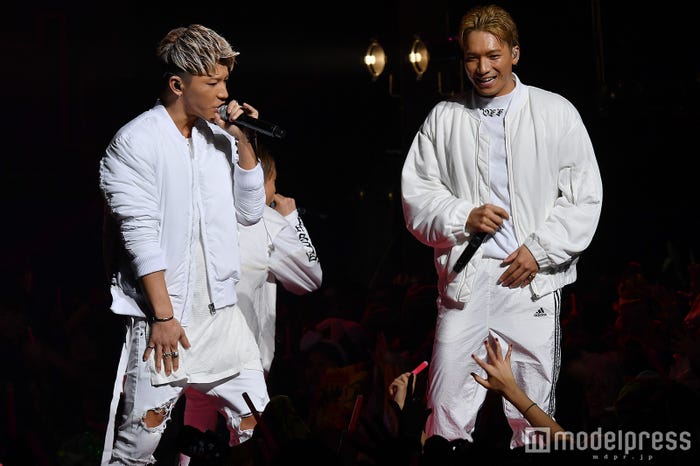 DOBERMAN INFINITYのステージの様子 (C)モデルプレス