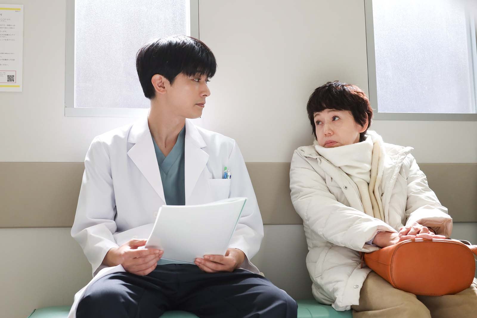 吉沢亮、大竹しのぶ「PICU 小児集中治療室」第8話より（C）フジテレビ