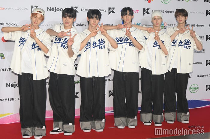 TWS(左から)YOUNGJAE、JIHOON、HANJIN、DOHOON、KYUNGMIN、SHINYU(C)モデルプレス