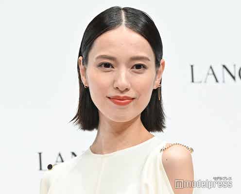 戸田恵梨香、レアな私服ショット公開 左薬指には指輪輝く