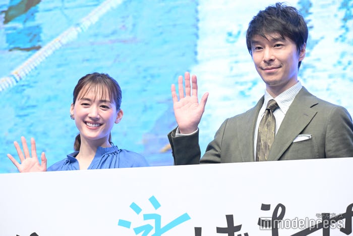 綾瀬はるか、長谷川博己(C)モデルプレス