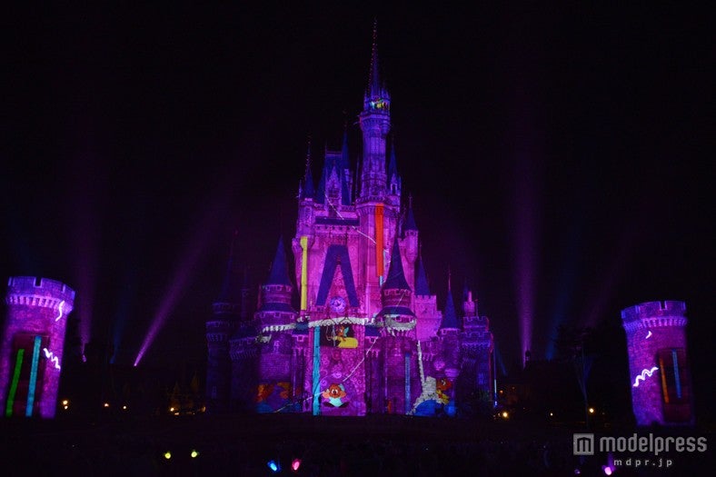 TDL初のプロジェクションマッピング「ワンス・アポン・ア・タイム」／シンデレラ