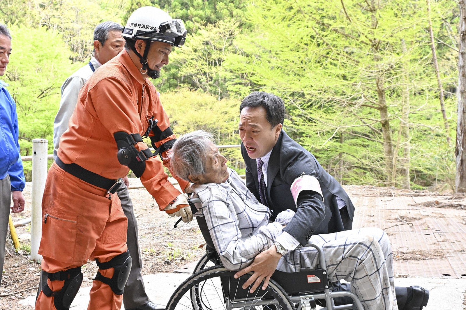 山本學、音尾琢真「キャスター」第8話（C）TBS