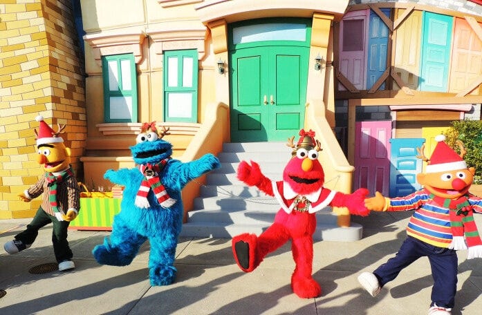 セサミストリートのメンバーたちの軽快なダンスが見られます