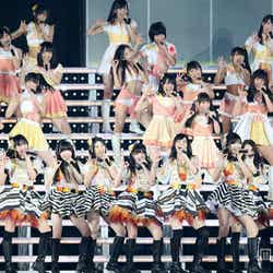 「AKB48 2013 真夏のドームツアー~まだまだ、やらなきゃいけないことがある~」ナゴヤドーム公演初日より(C)AKS
