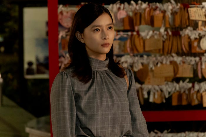 芳根京子「Re:リベンジ-欲望の果てに-」第10話より(C)フジテレビ