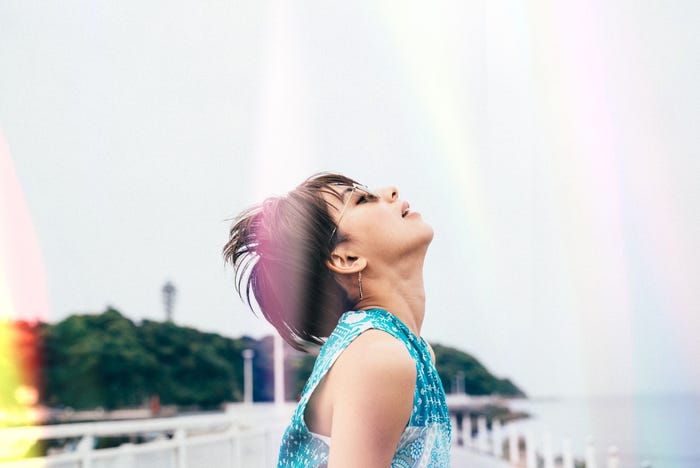 ラブリ/「Ray-Ban」ムック本『80人のミュージシャン&クリエイターが思う、旅する理由。』より(画像提供:マガジンハウス)