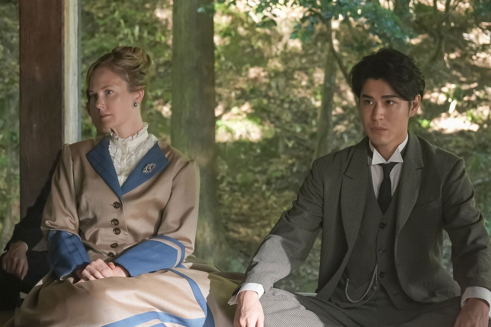 シャーロット・ケイト・フォックス、寛一郎「ばけばけ」第64話（C）NHK