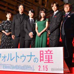 （左から）斉藤由貴、時任三郎、神木隆之介、有村架純、DAIGO、三木孝浩監督（C）モデルプレス
