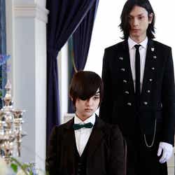 剛力彩芽、水嶋ヒロ(C)2014 枢やな/スクウェアエニックス(C)2014 映画「黒執事」製作委員会