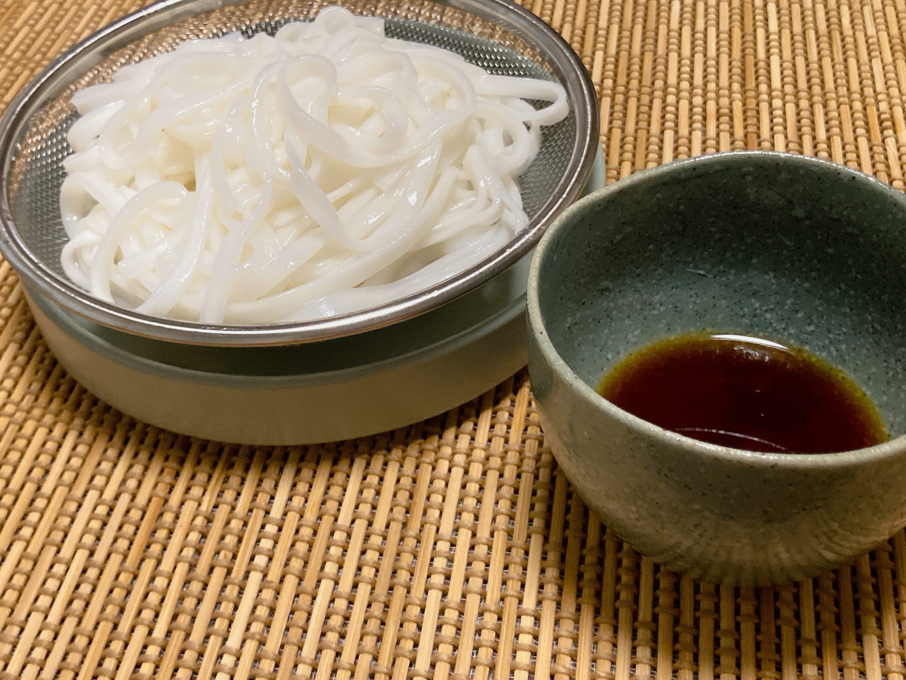 ダイソー　浅ザル　麺