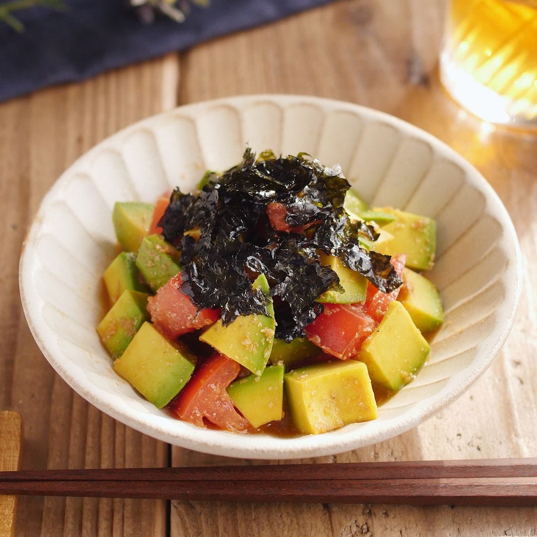 トマトとアボカドの韓国風胡麻和え