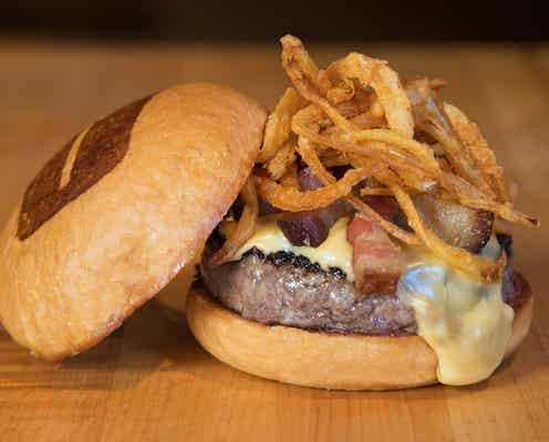 日本初上陸「ウマミバーガー」青山に1号店オープン