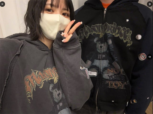FRUITS ZIPPER 鎮西寿々歌、弟と‟おそろ”パーカー姿が話題「仲良しで尊い」「弟もおすずカラー」