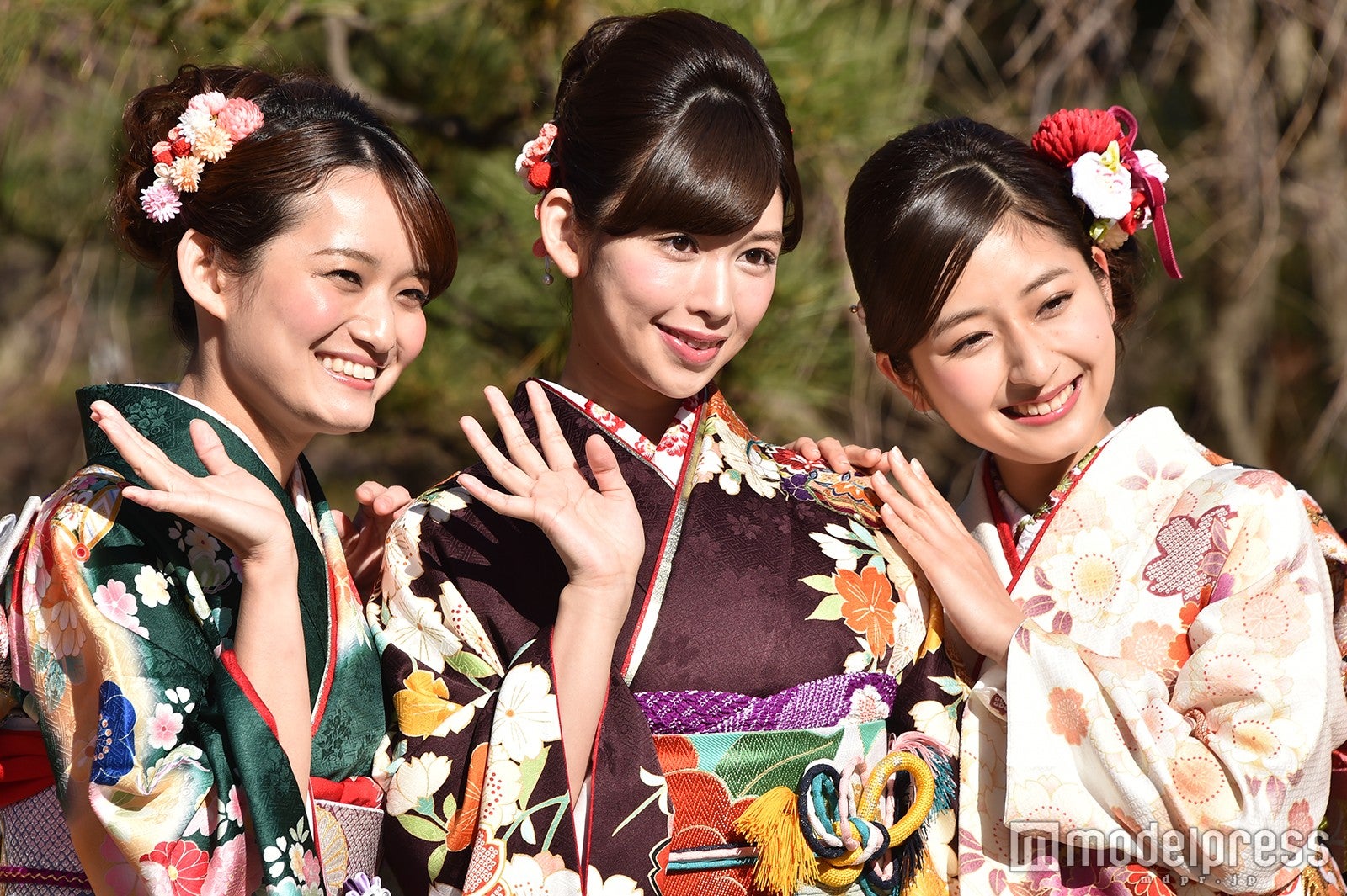 高尾美有さん、結城モエさん、岡田彩花さん （C）モデルプレス