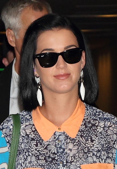 サングラスはレイバンでした。