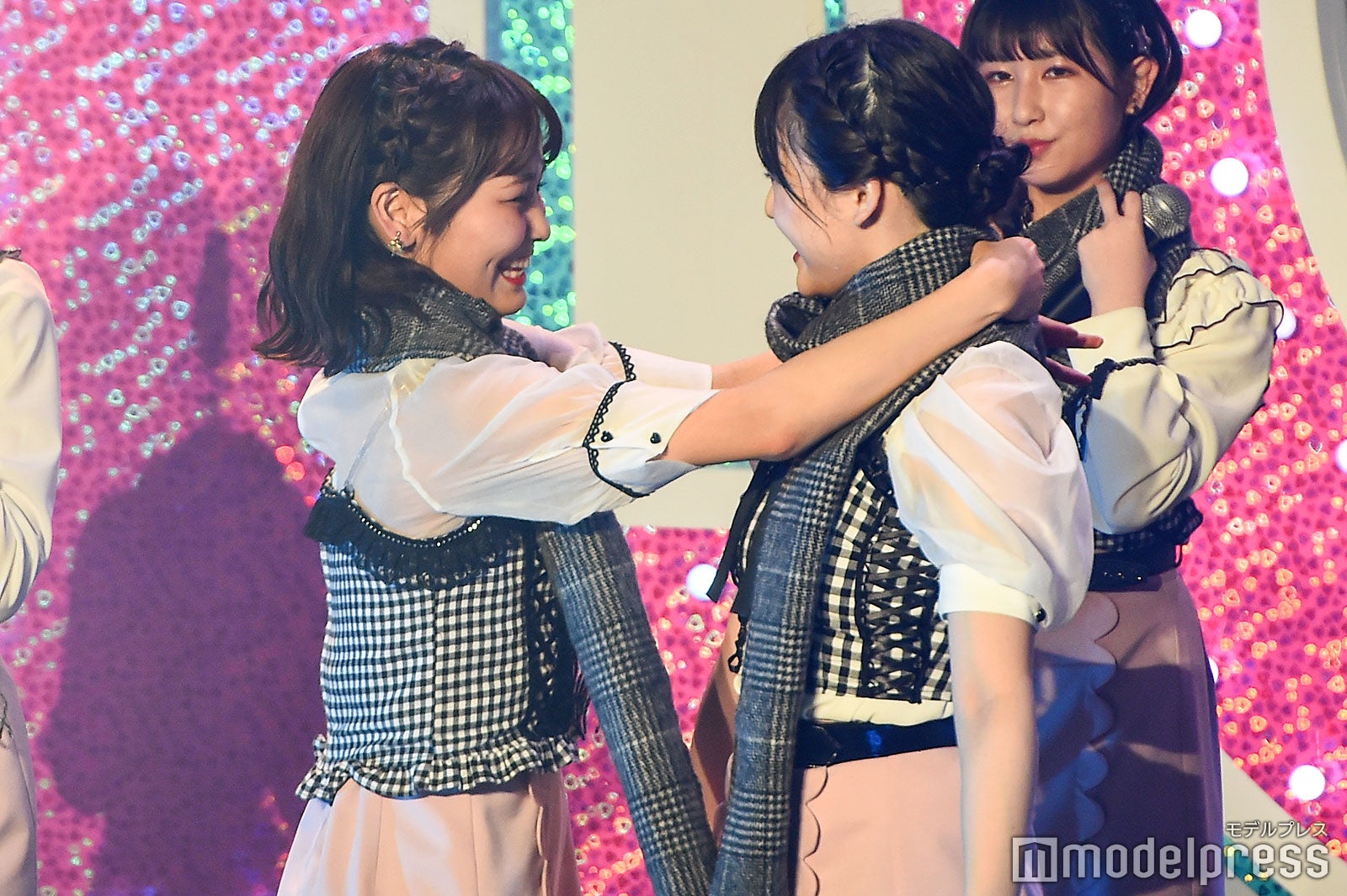 大場花菜、高松瞳／＝LOVEファーストツアー「今、この船に乗れ！」東京公演 （C）モデルプレス