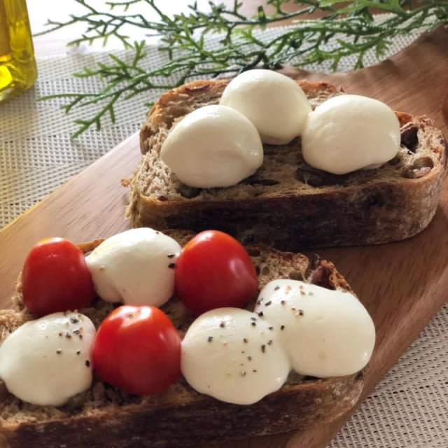 コストコのカントリーフレンチ発芽ライ&デーツ