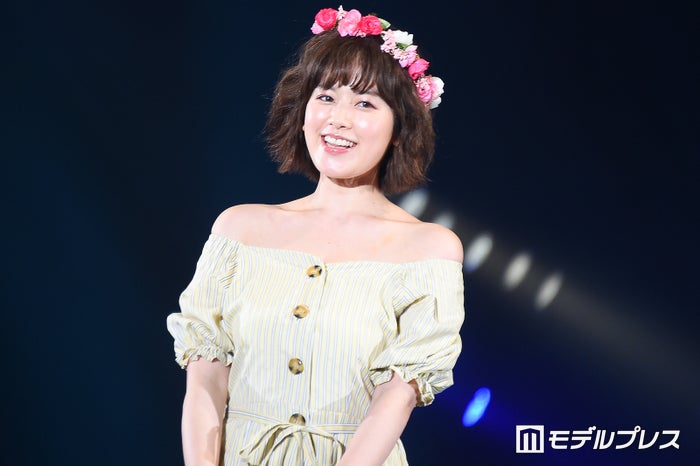 筧美和子 珍しく黒髪 新鮮なイメチェン姿公開 似合う レアで可愛い と絶賛の声 モデルプレス