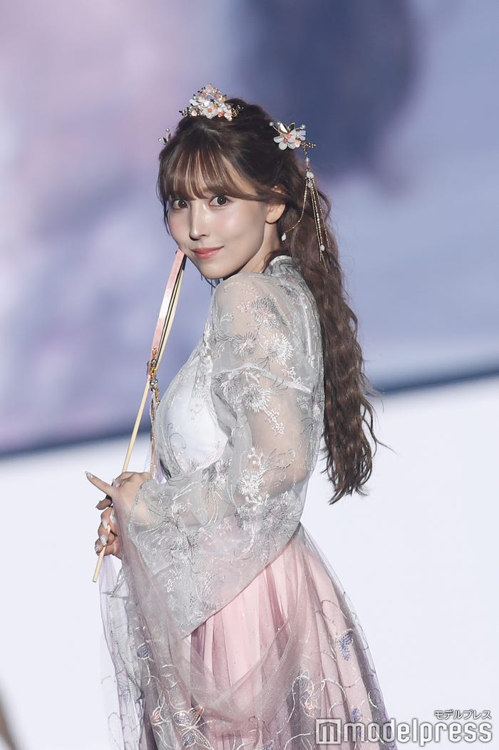 三上悠亜(C)モデルプレス