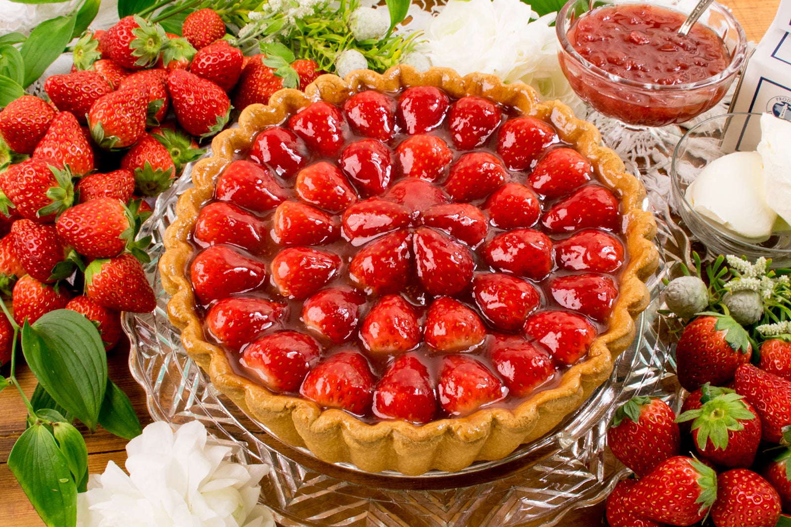 イチゴとベイクドチーズのタルト piece 658 円／whole（21cm） 5,616 円／画像提供：ラッシュ株式会社