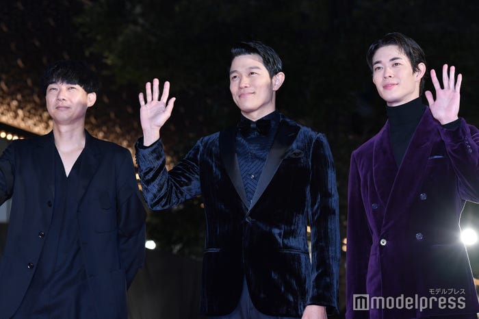 松永大司監督、鈴木亮平、宮沢氷魚(C)モデルプレス