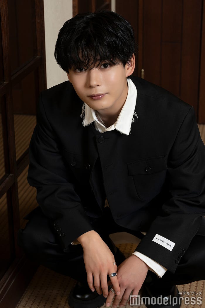 長尾謙杜(C)モデルプレス