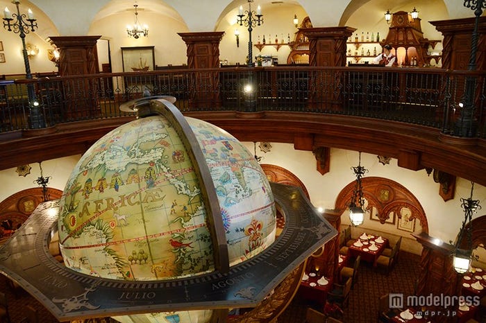 マゼランズ店内