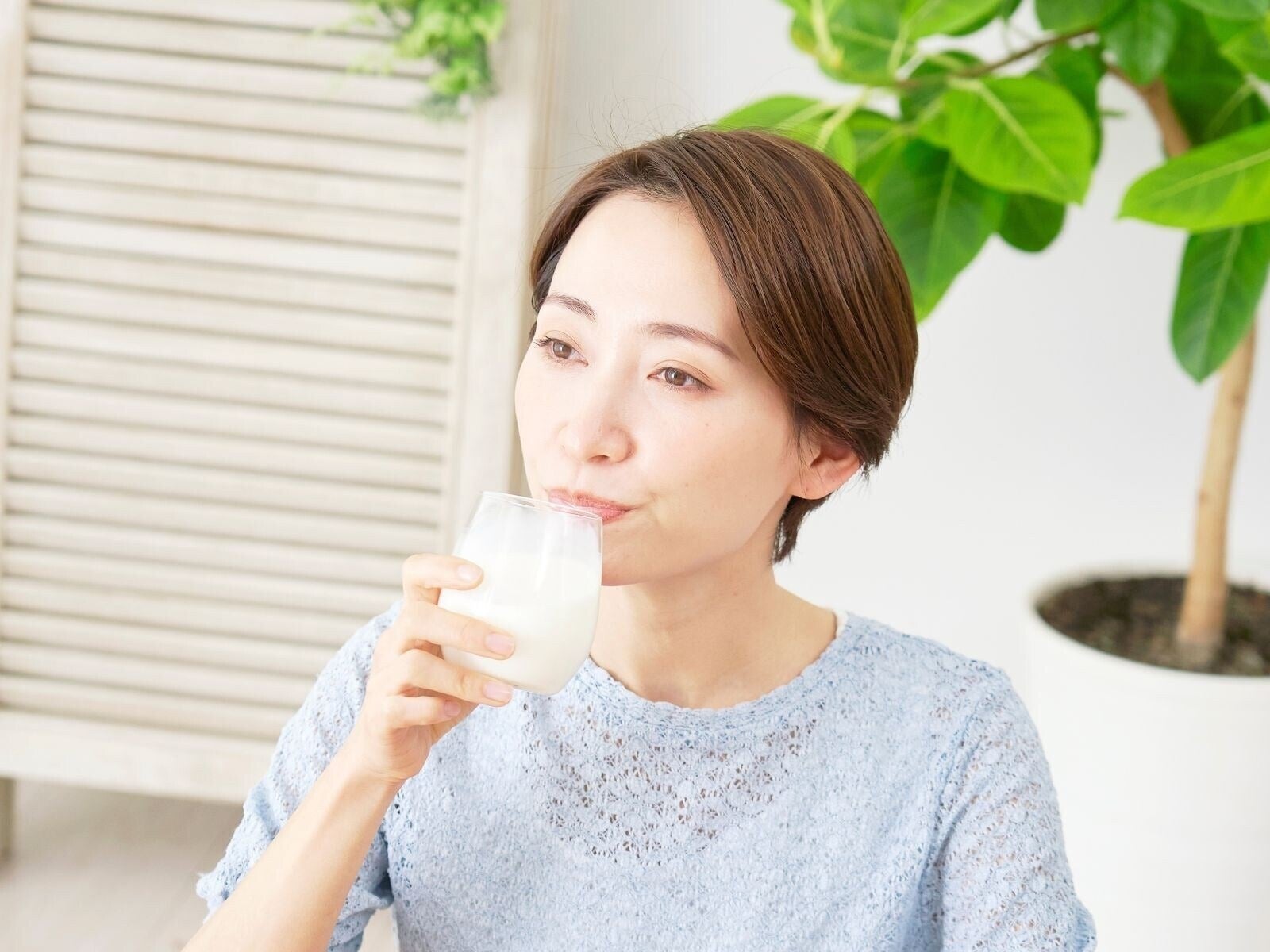 もっともらしいのに根拠なし!? 「カルシウム不足でイライラ」説が広まった意外な理由