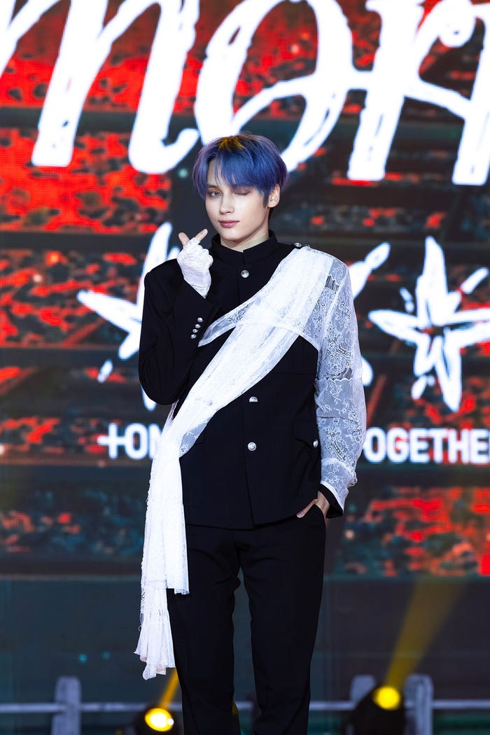 HUENINGKAI(P)&(C)BIGHIT MUSIC