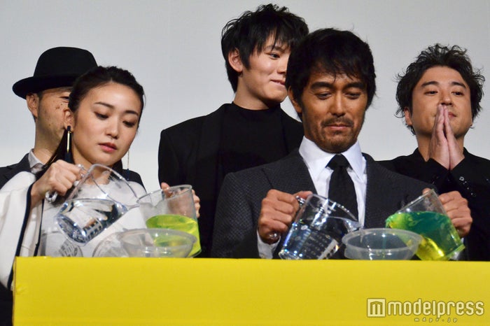大島優子 透けブラ 大胆衣装で登場 男性共演者陣が興奮 困惑 すっごい見ちゃった モデルプレス 大島優子 透けブラ 大胆衣装で登場 男性共演者陣が興奮 困惑 すっごい見ちゃった モデルプレス