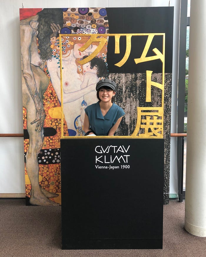 クリムト展へ。休みの日は一人で美術館や映画に出かけることも多いです。作品に触れてゆっくりと考えていると心が休まる気がします。(提供写真)