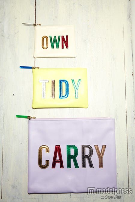 様々なシーンで使える遊び心溢れるクラッチ(3サイズ展開)