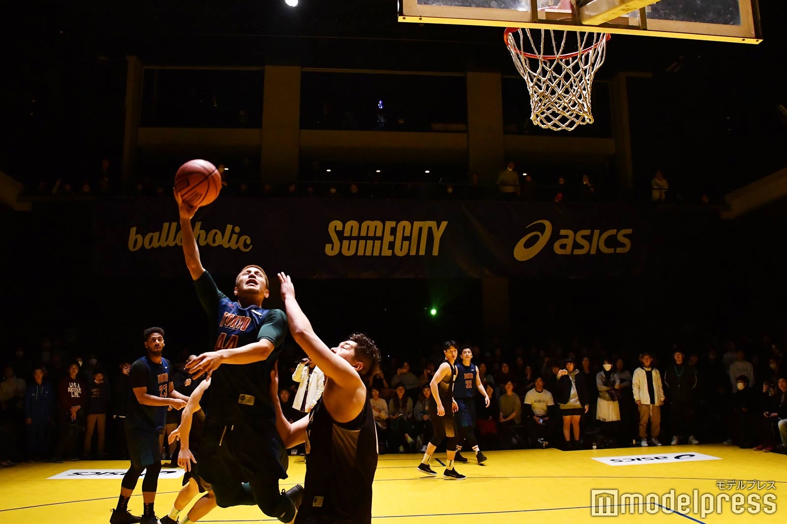 試合の様子 （C）モデルプレス