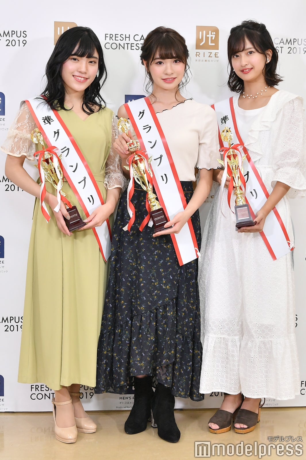 望月優夢、中川紅葉、斉藤里奈（C）モデルプレス