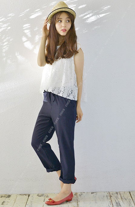 サラッとした着心地の大人クロップドパンツ「coca」2,690円（税込）