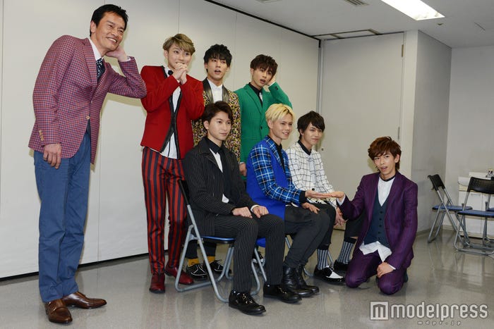 超特急と遠藤憲一(C)モデルプレス