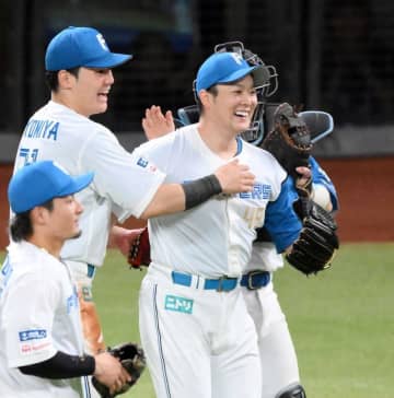 日本ハム・斎藤を絶対的守護神に導く“魔球”の存在 シーズン中ほぼ投げなかった球種 CS直前の紅白戦で決断