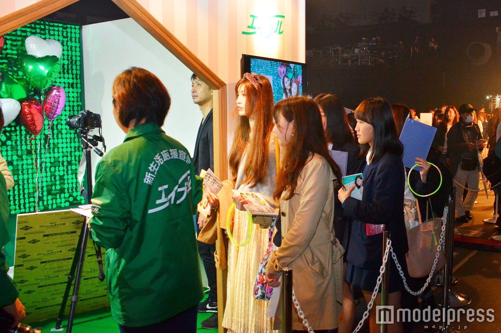 行列ができる盛況ぶり（C）モデルプレス