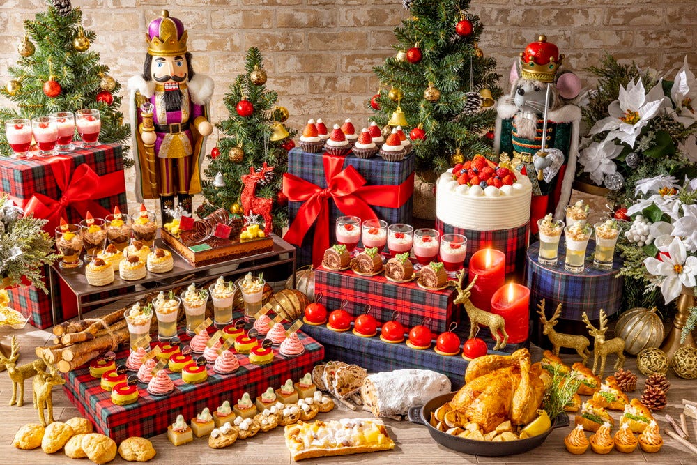 コンラッド東京のクリスマス・スイーツビュッフェ、チェック柄×ホリデー気分のスイーツ約15種