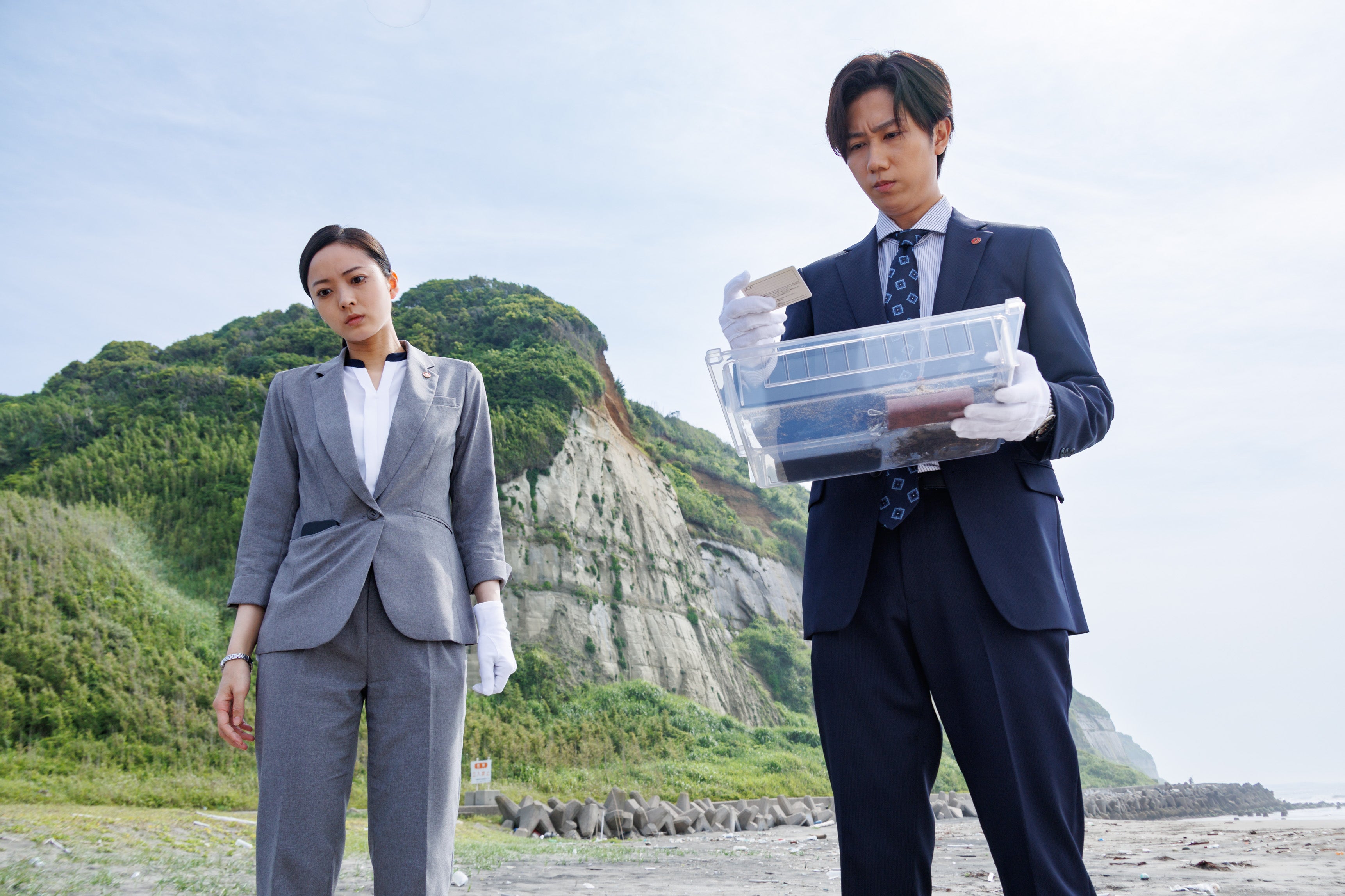柳美稀、阿部亮平「GO HOME～警視庁身元不明人相談室～」第3話より（C）日本テレビ