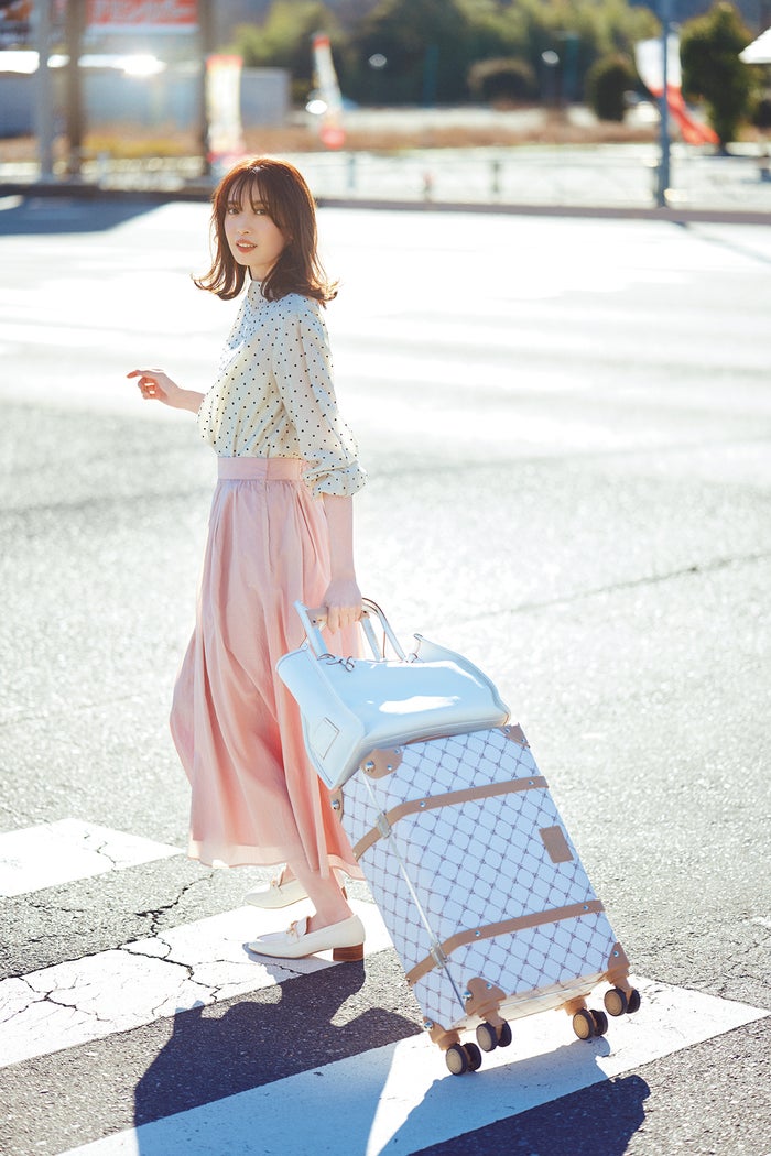 宮田聡子“タイパ”意識のコーデ披露「andGIRL」表紙に再登場