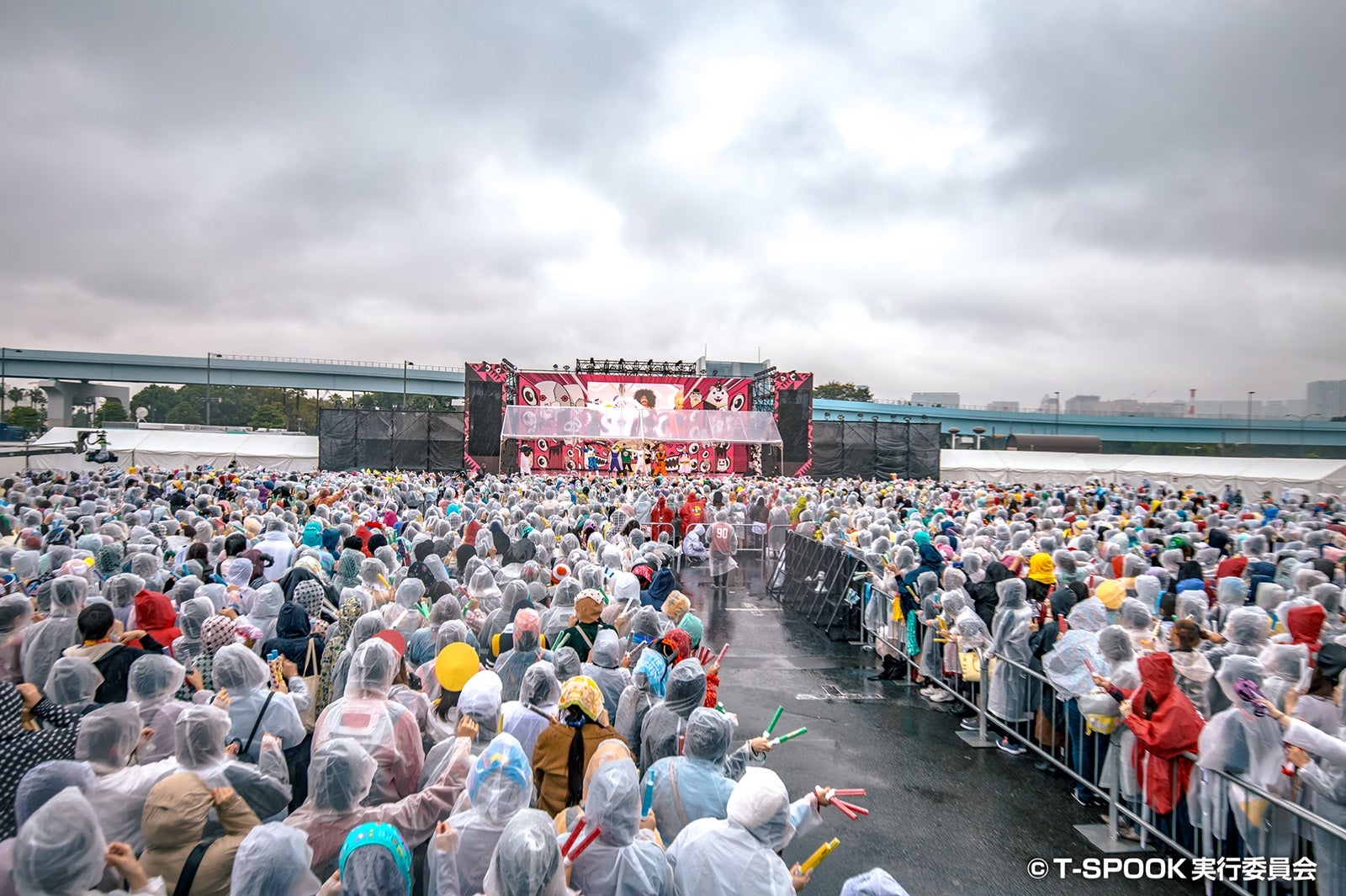 超特急（C）T-SPOOK実行委員会