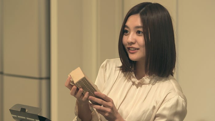 玲生から逆バレンタインを受け取った夢「TERRACE HOUSE TOKYO 2019-2020」41st WEEK(C)フジテレビ/イースト・エンタテインメント