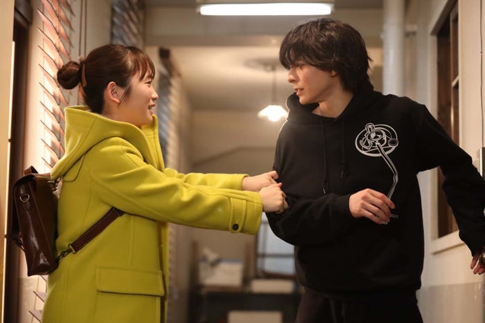 川栄李奈、高杉真宙「となりのナースエイド」最終話より(C)日本テレビ